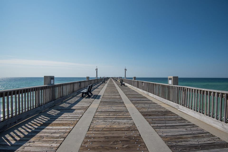 Emerald Isle #507 The Jolly Roger by Gulf Coast Getaways Apartment in Pensacola Beach