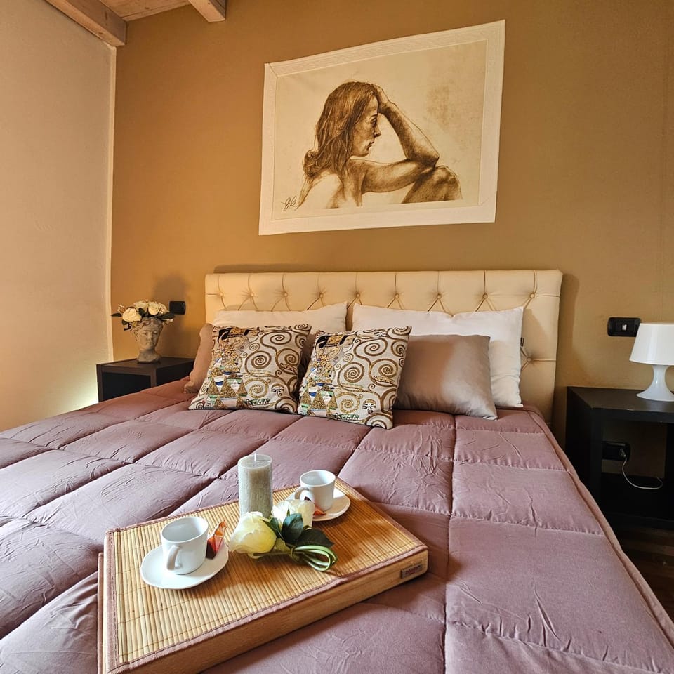 Bed, Photo of the whole room