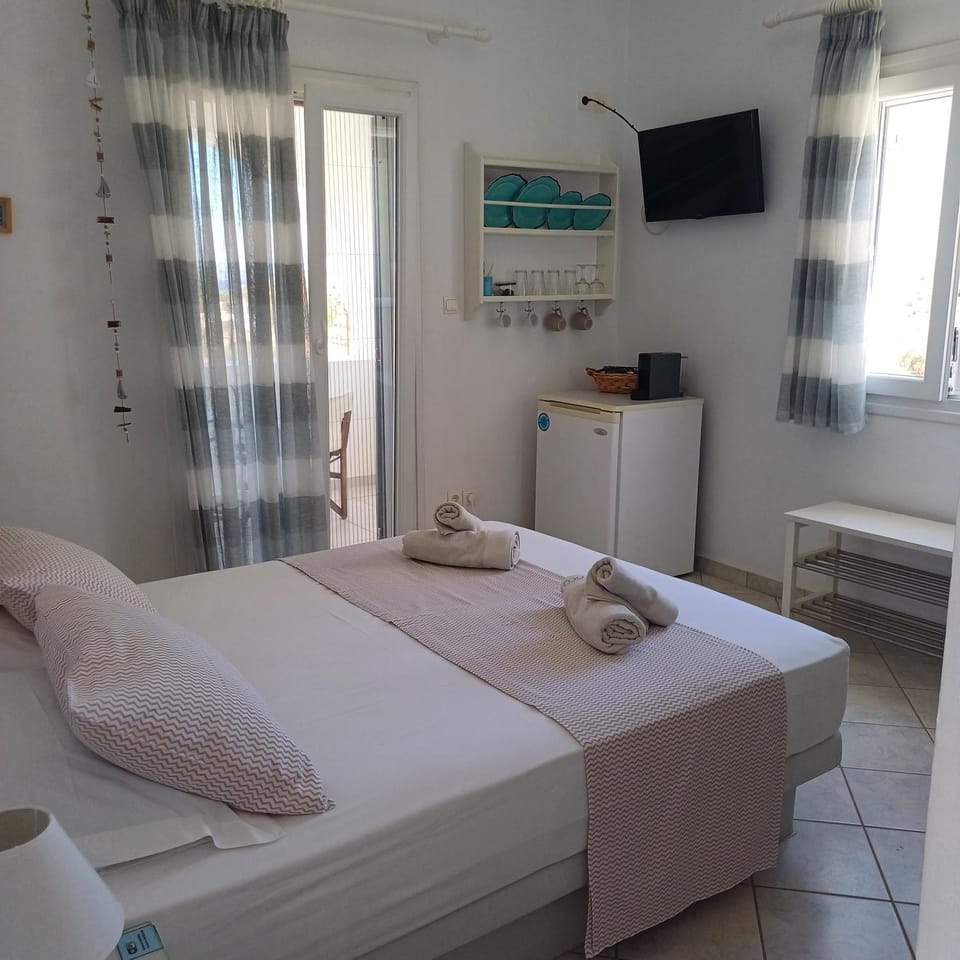 TV and multimedia, Photo of the whole room, Bedroom