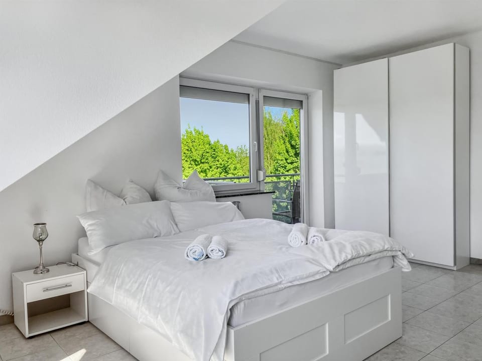 Bed, Photo of the whole room, Bedroom, towels, wardrobe