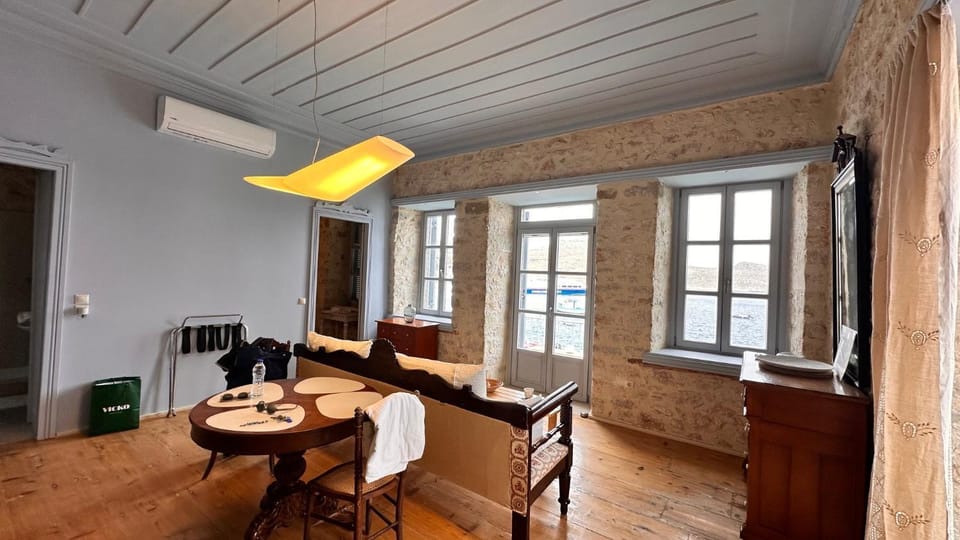 Photo of the whole room, Seating area, Dining area