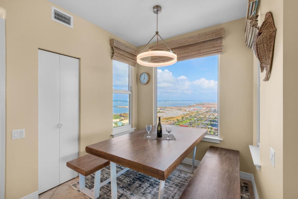 Island Sunrise by Gulf Coast Getaways Apartment in Pensacola Beach