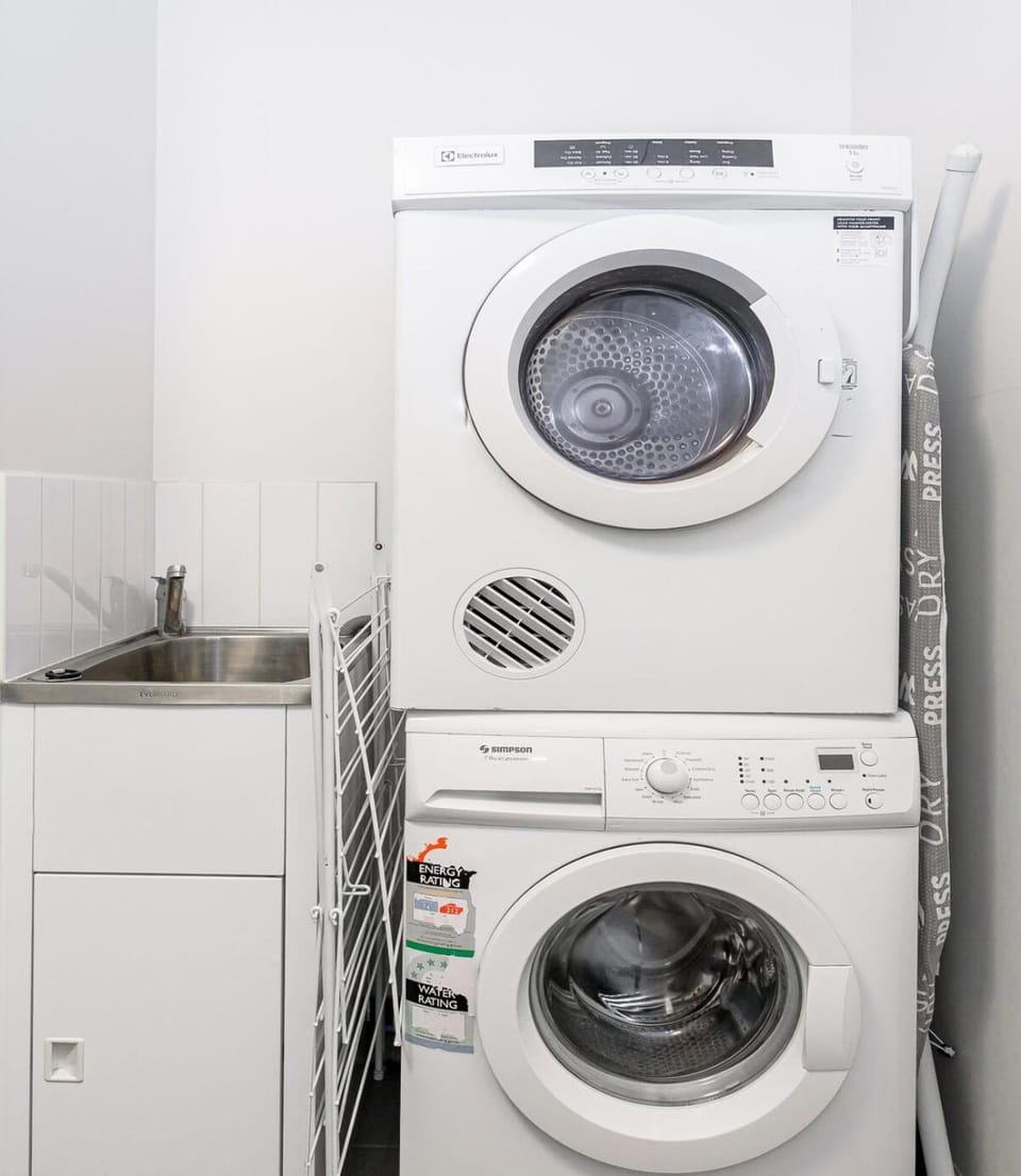 flat iron, laundry, washing machine, dryer