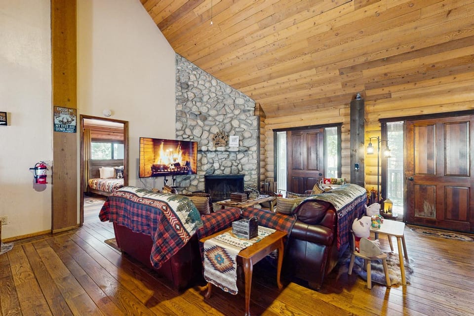 Sugar Pine Retreat House in San Bernardino