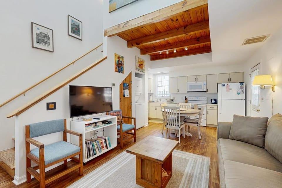 Bermudo Row Condo --- 34 Maryland Ave Unit 5 House in Henlopen Acres