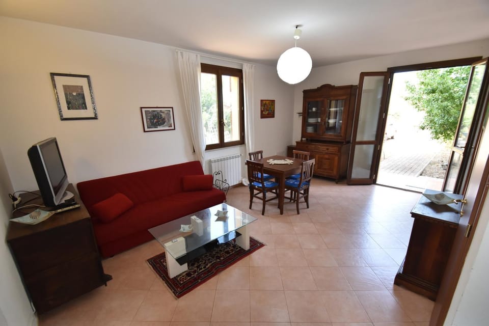 TV and multimedia, Living room, Dining area