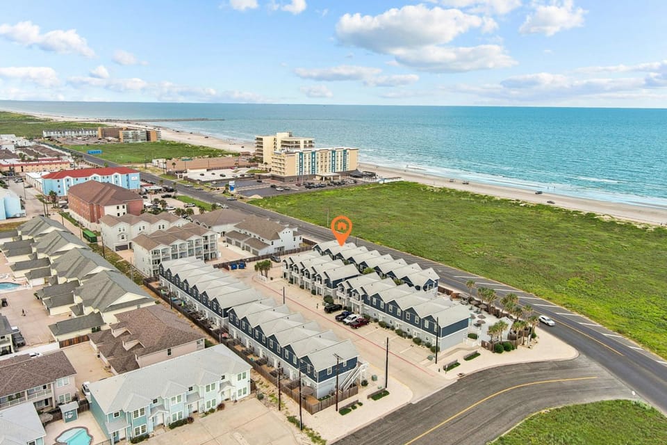 Tiki House House in North Padre Island