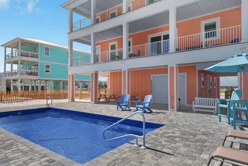 Peachy Queen by Gulf Coast Getaways House in Pensacola Beach