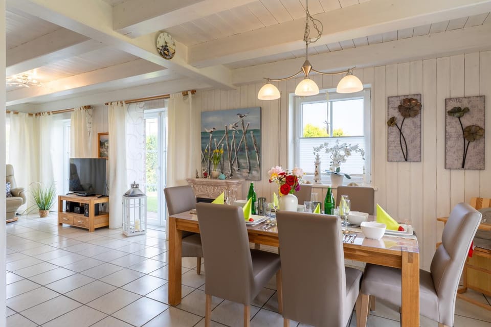Ferienhaus Ostseecharme mit Sauna u Garten House in Heiligenhafen