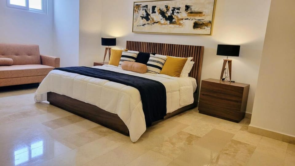 Bed, Living room, Photo of the whole room, Seating area, Bedroom