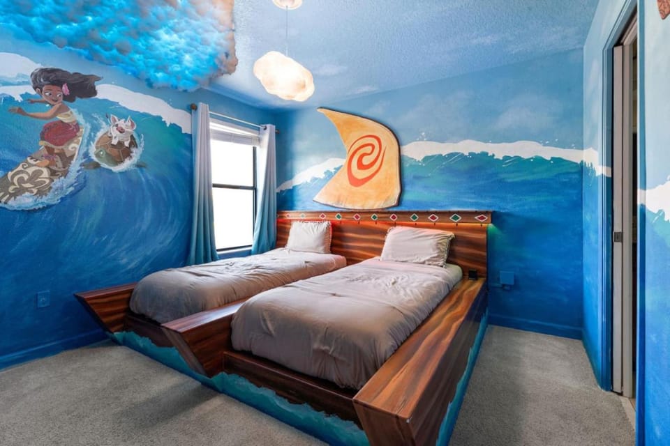 6BR Family Friendly Resort Pool Home Near Disney House in Four Corners