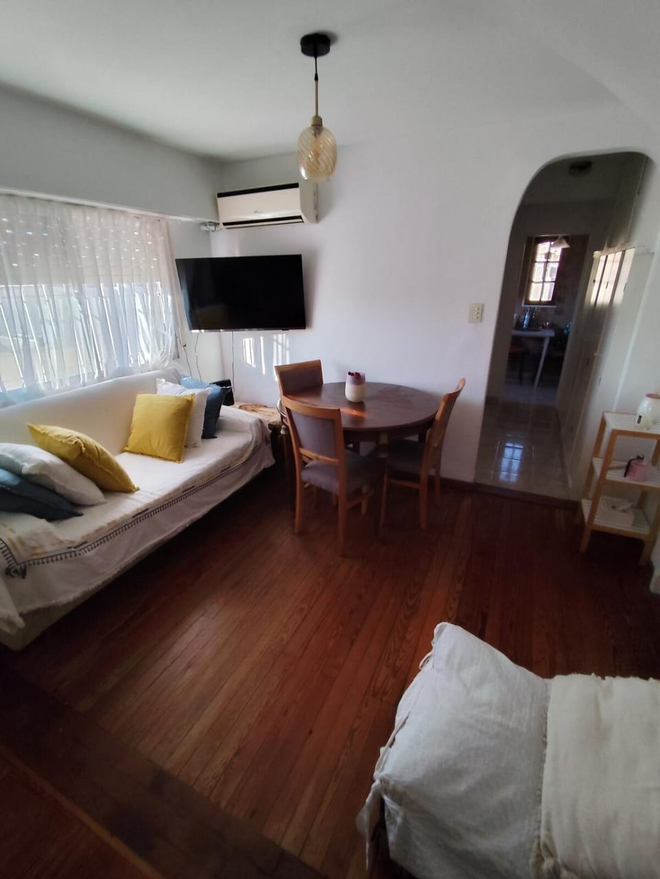 TV and multimedia, Living room, Dining area, air conditioner