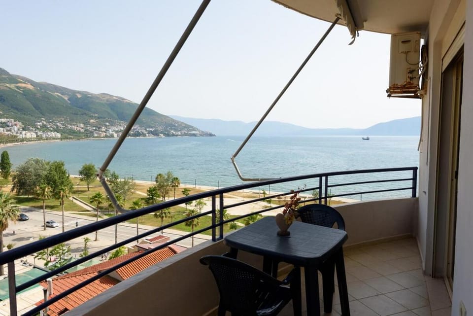Patio, Day, Natural landscape, View (from property/room), Balcony/Terrace, Mountain view, River view, Sea view