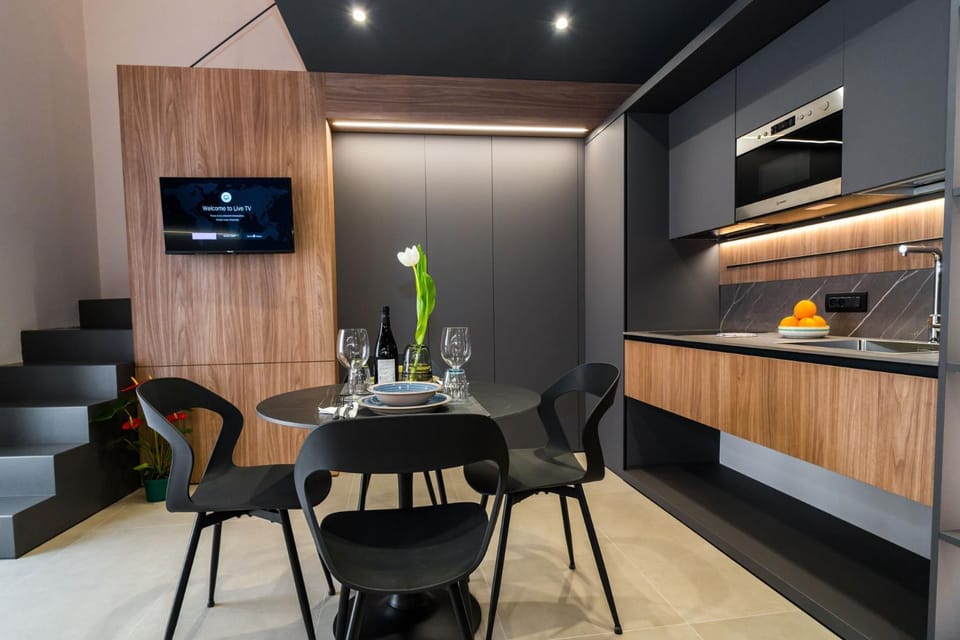 Living room, Seating area, minibar, kitchen