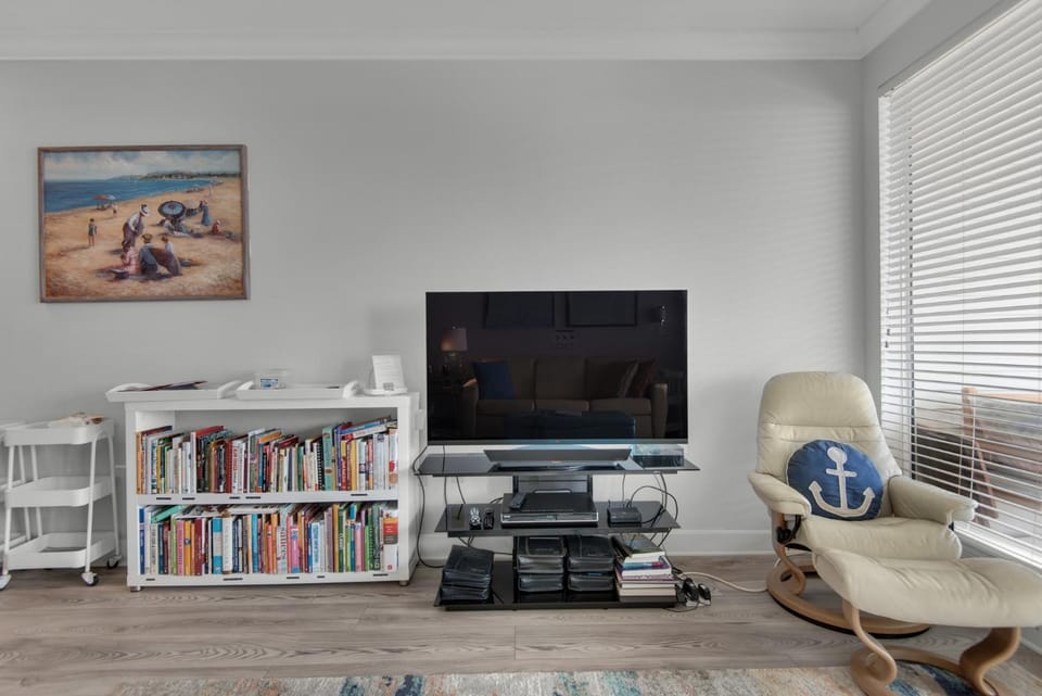 Stay and Play by Gulf Coast Getaways Apartment in Pensacola Beach