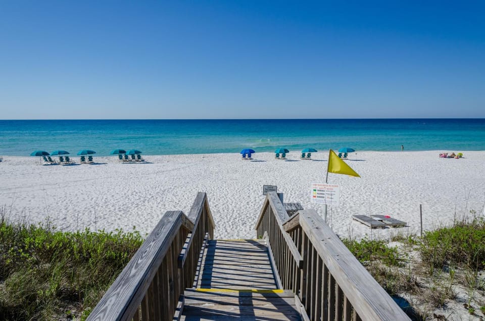 Sunscape by Gulf Coast Getaways Apartment in Pensacola Beach