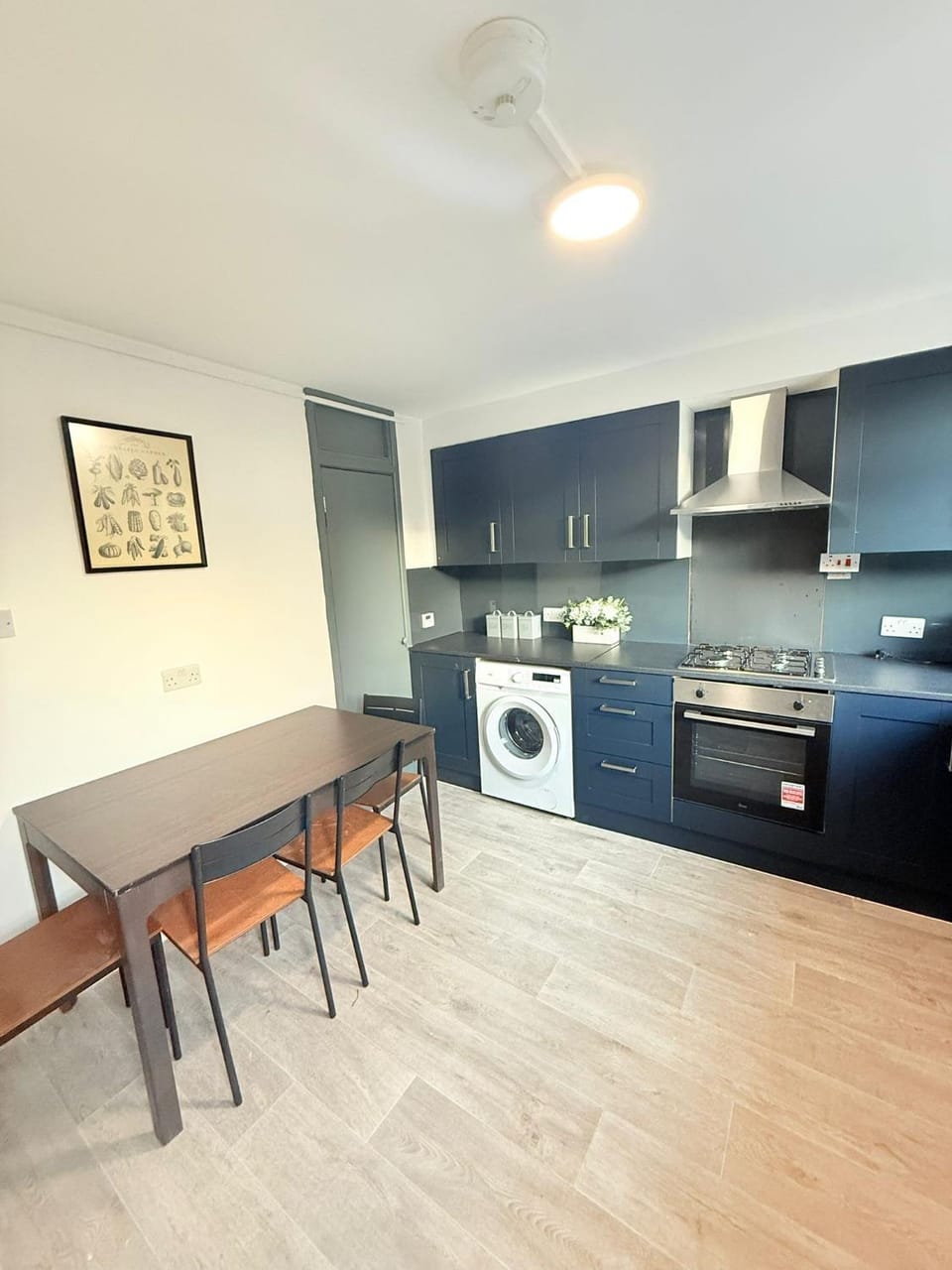Kitchen or kitchenette, Dining area, oven, stove, toaster