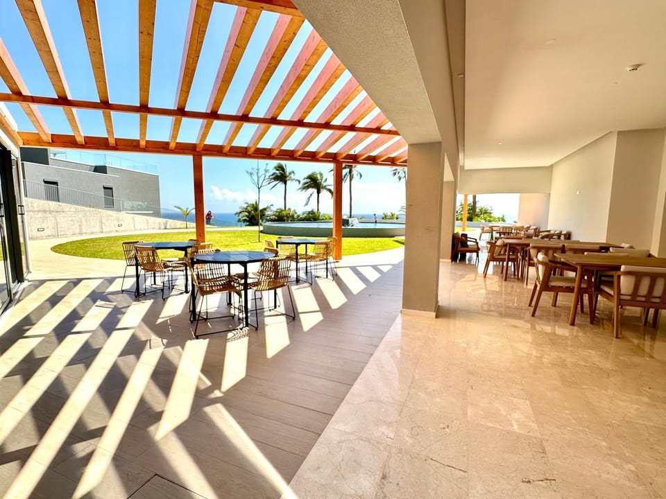 Property building, Patio, Off site, Banquet/Function facilities, Seating area, Dining area, Entertainment