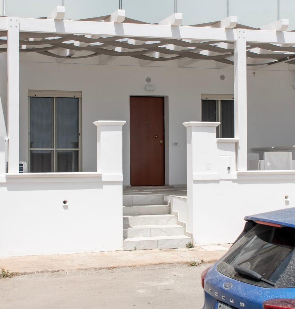 Modern House Vista Mare Bed and Breakfast in Calabria