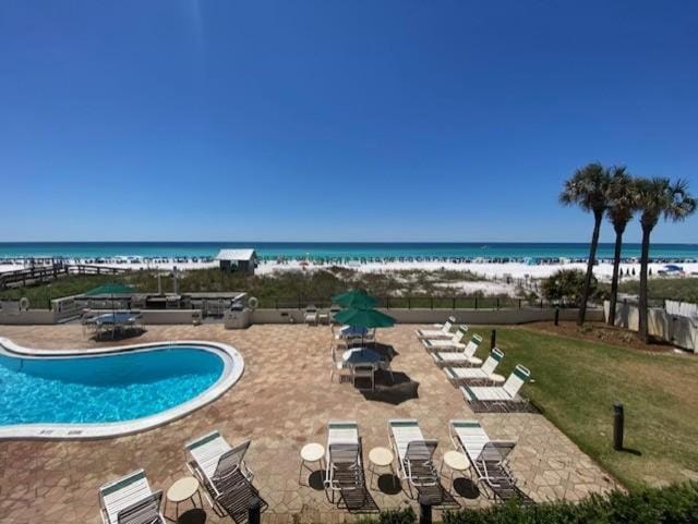 Emerald Towers #205- Gulf Front- Community Pool House in Destin