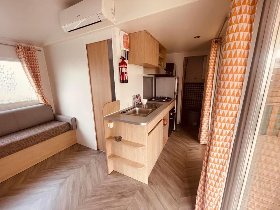 Mobil Home Jasmins 1 Campground/ 
RV Resort in Occitanie