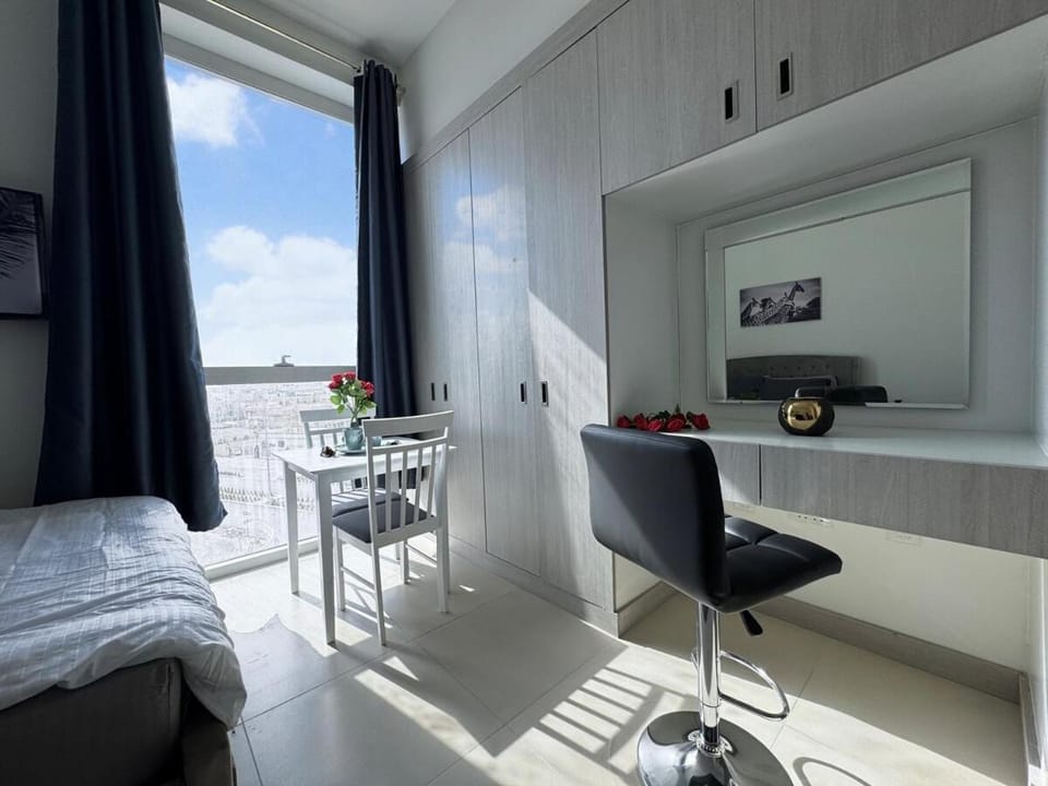 Bed, TV and multimedia, Living room, Photo of the whole room, Bedroom