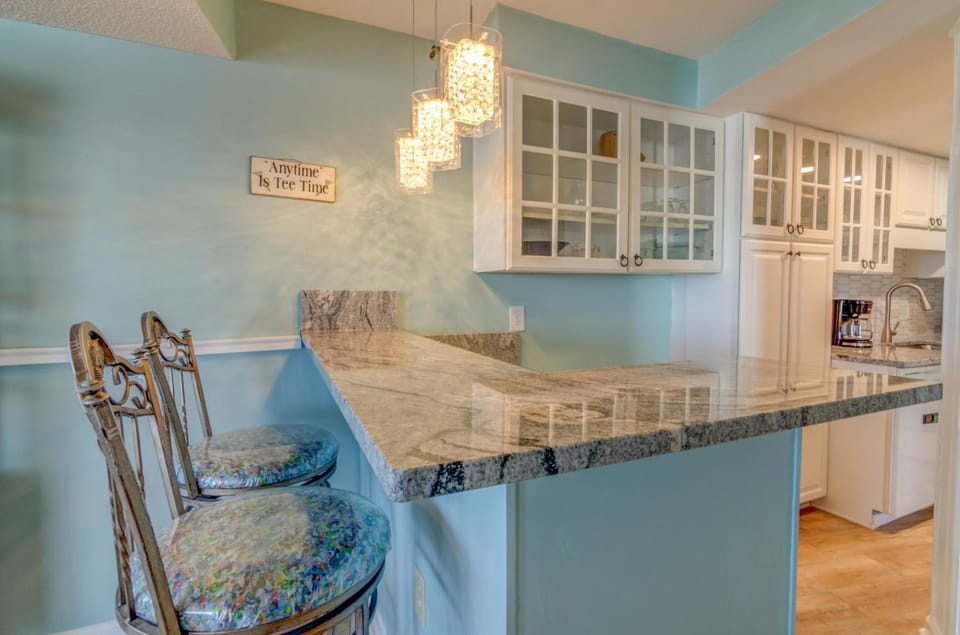Great Beach Views + 2 Balconies House in Myrtle Beach