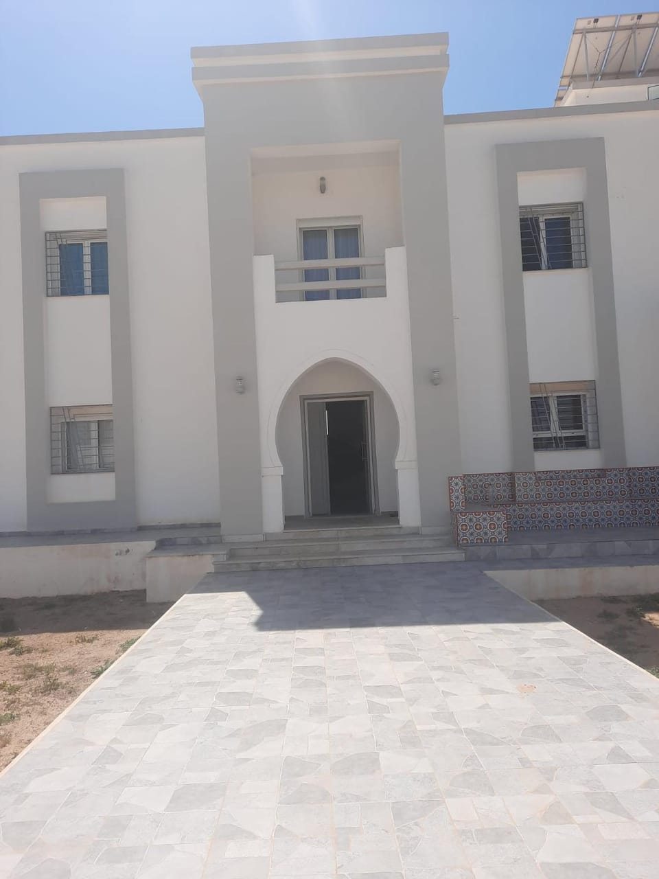 Facade/entrance