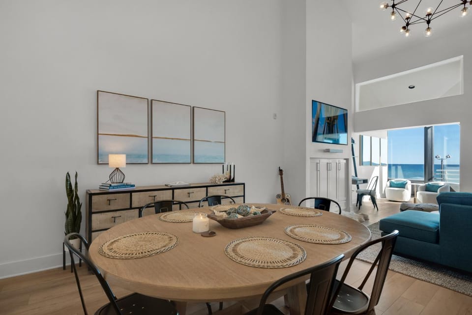Palm Beach Club #230 - by Gulf Coast Getaways Apartment in Pensacola Beach