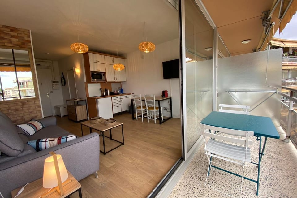 Lovely 4-person studio - pool and sea Apartment in Cagnes-sur-Mer