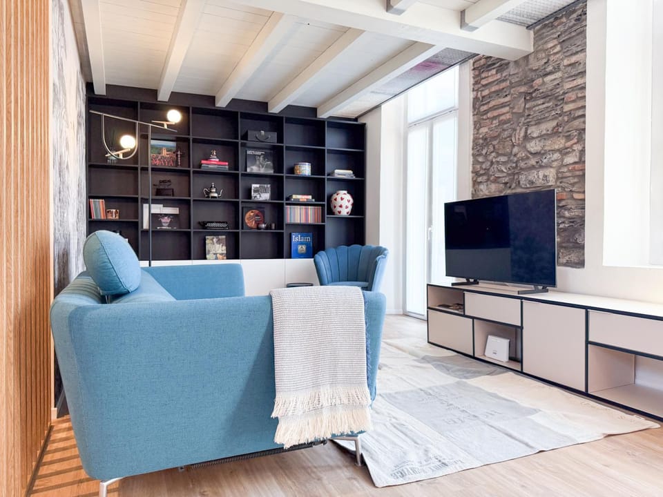 TV and multimedia, Living room, Seating area