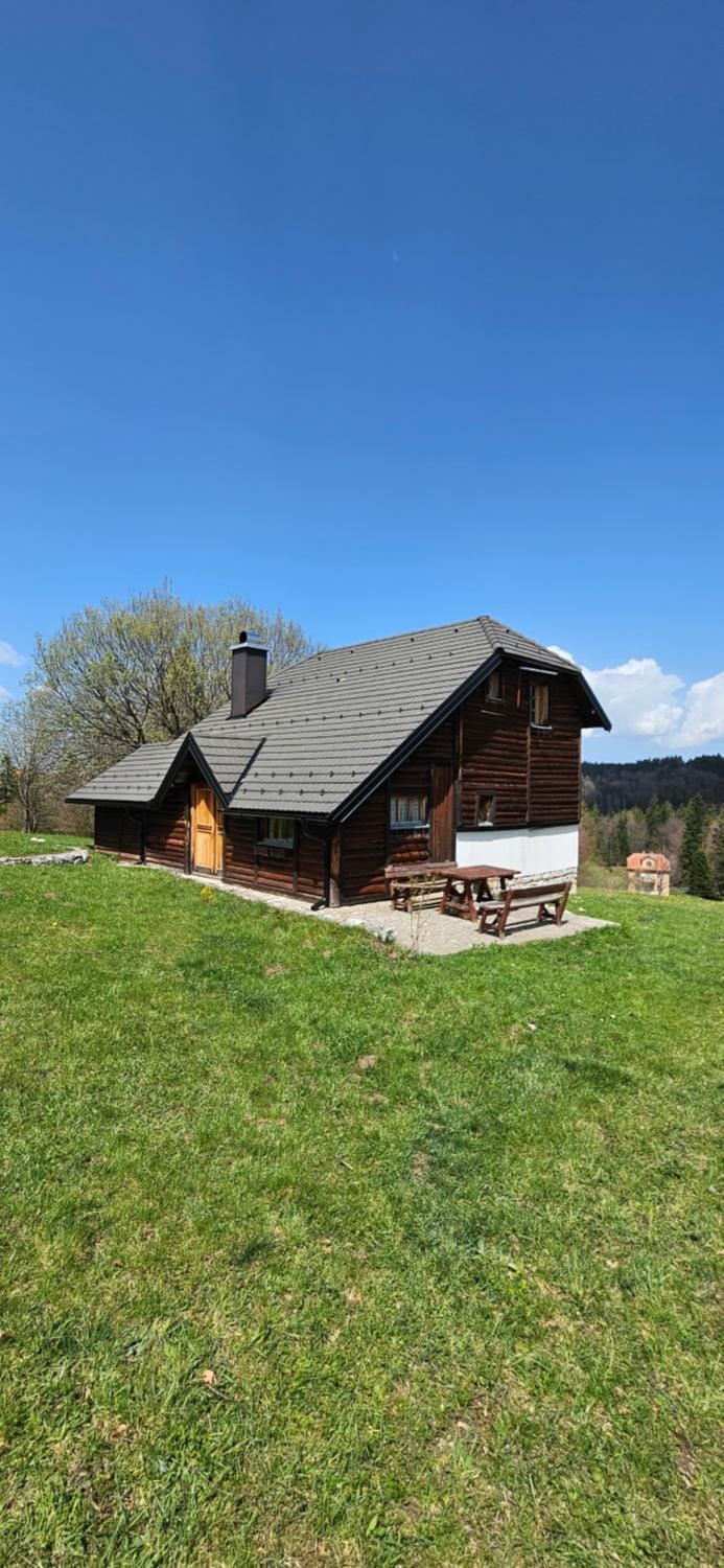 Property building, Spring, Day, Natural landscape, Garden, Garden view