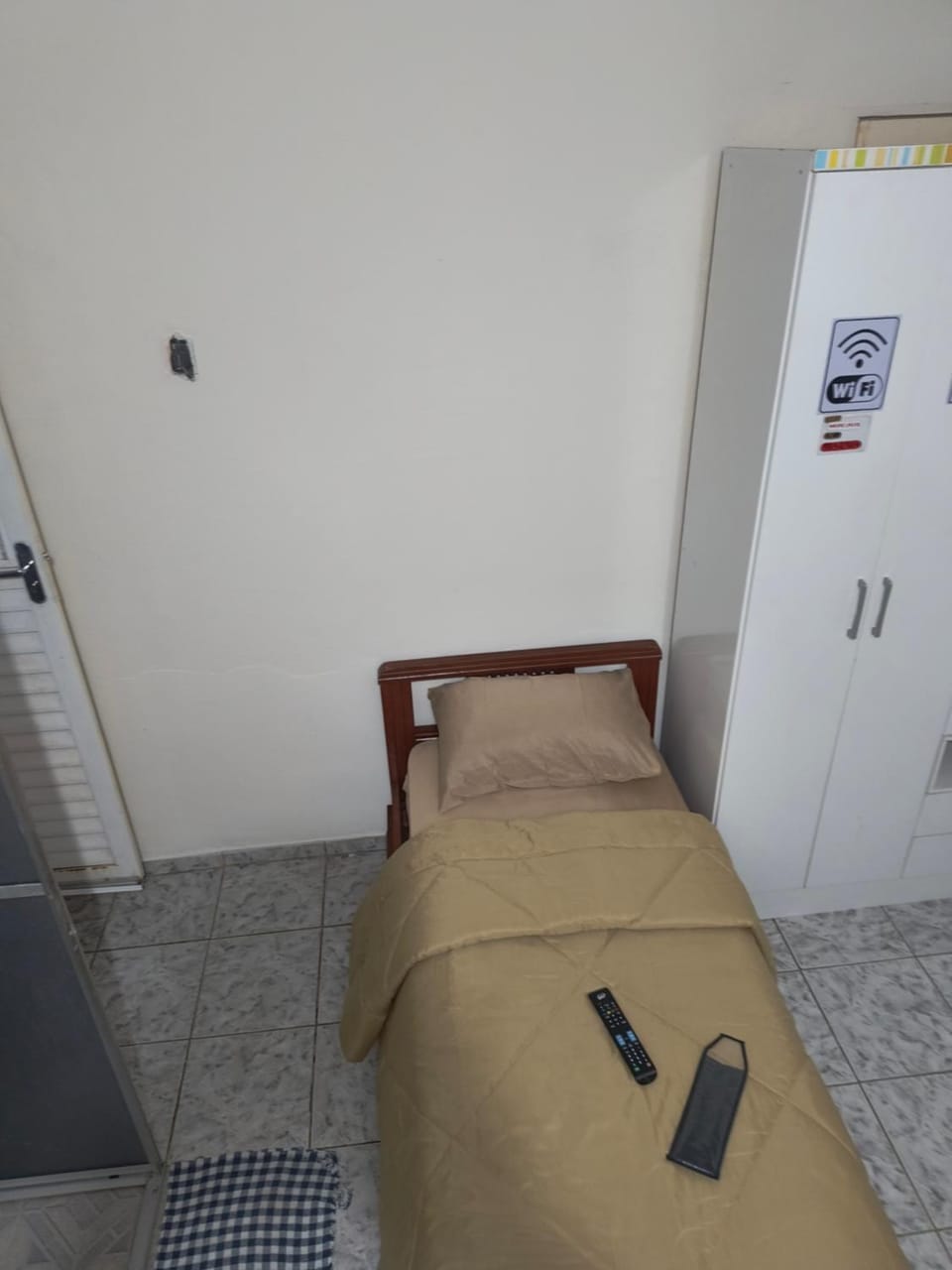 Quarto individual privado mobiliado Bed and Breakfast in State of São Paulo