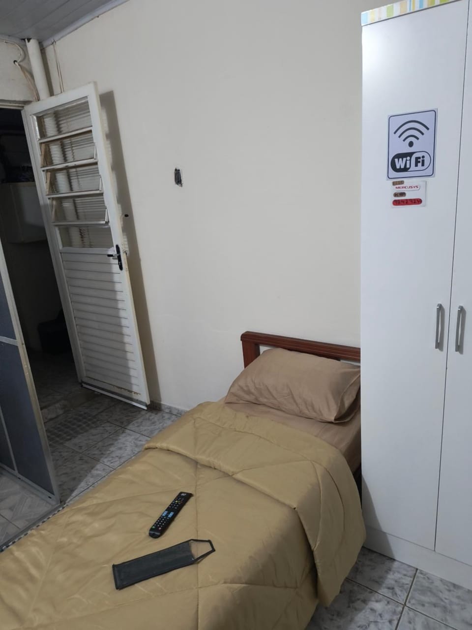 Quarto individual privado mobiliado Bed and Breakfast in State of São Paulo