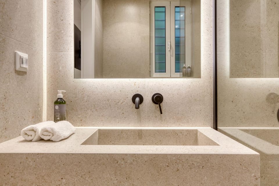 Bathroom, towels