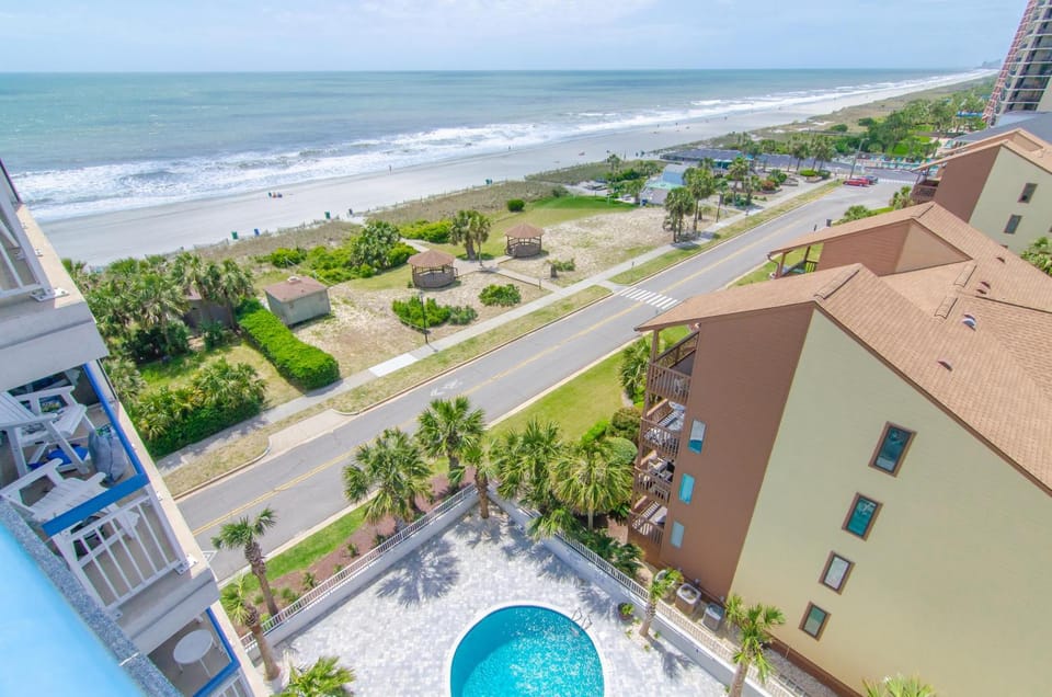 Deluxe Condo + Secluded Beach House in Myrtle Beach