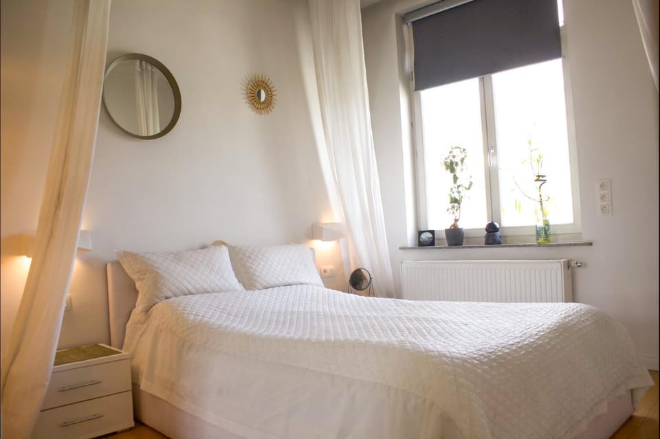 The Golden Hour Loft Apartment in Saint-Gilles