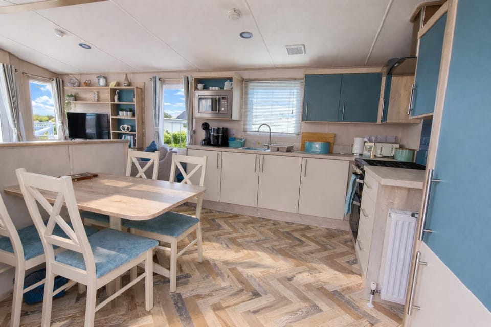 Stunning 2 bedroom static caravan near the beach, at Hoburne Devon Bay Campground/ 
RV Resort in Paignton