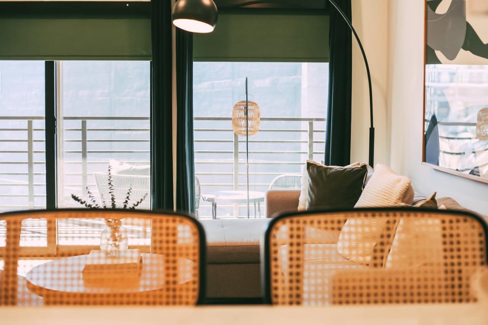 Layla's Downtown Nash Retreat | Walk to Broadway - Pool, Gym, Private Balcony, and more! House in The Gulch