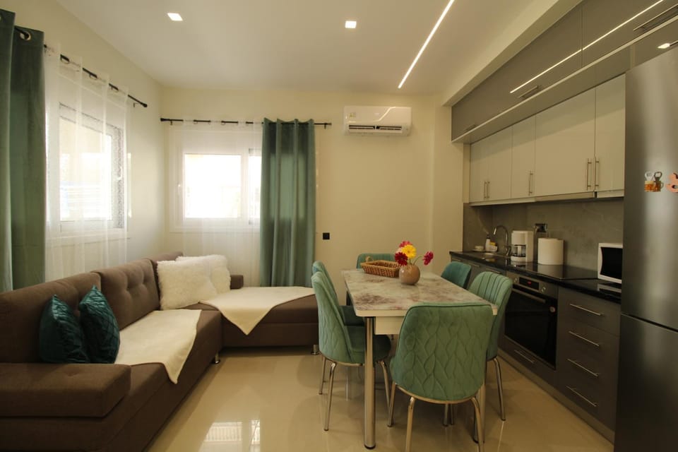 Coffee/tea facilities, Living room, Dining area