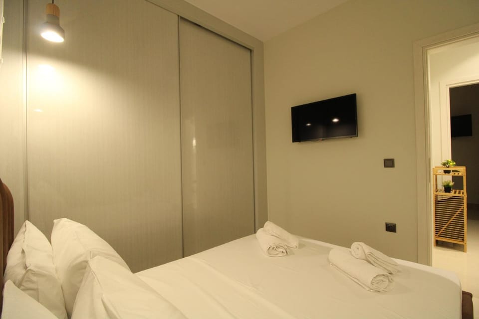 Bed, TV and multimedia
