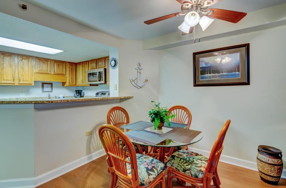 Condo w/ Pool Access + Ocean Views House in Myrtle Beach