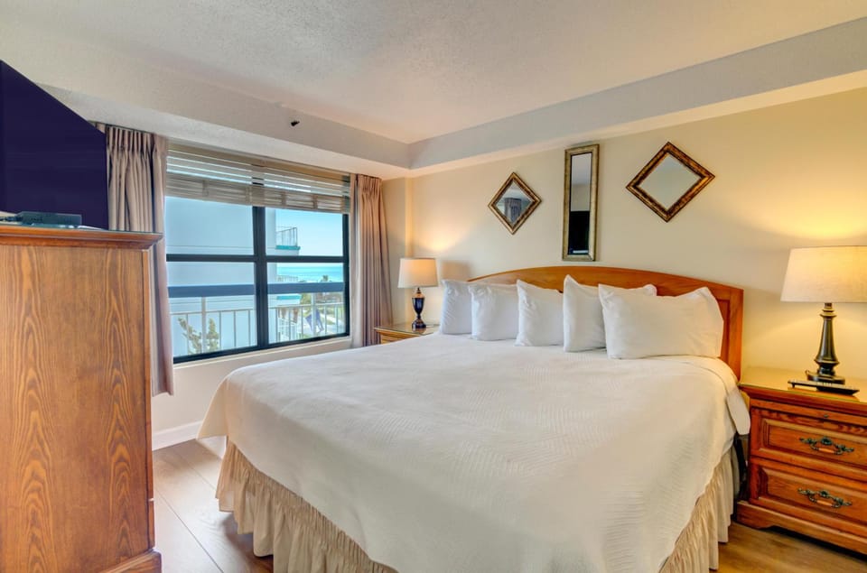 Condo w/ Pool Access + Ocean Views House in Myrtle Beach