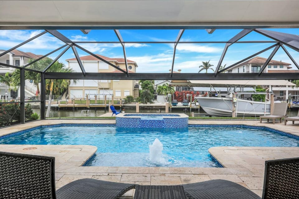 Patio, Hot Tub, Spa and wellness centre/facilities, Pool view, Swimming pool, sunbed