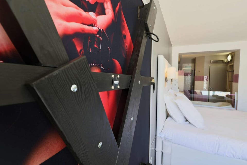 LOVE ROOM Jardin d'Eden BY AGN JE117 - Suite Junior Premium "réservé aux couples" Apartment in Agde
