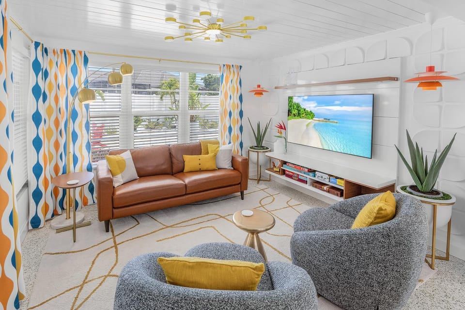 Retro Beach Retreat w/ Surf Shack in South Venice House in South Venice