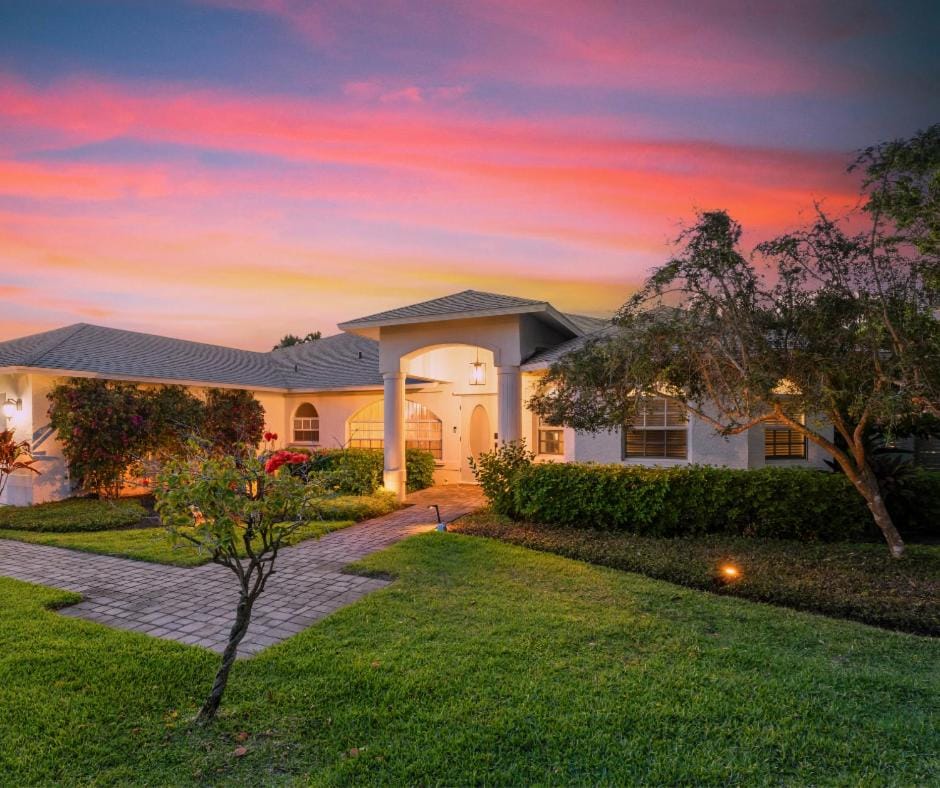 Seaclusion - Luxury, Heated Pool Spa, Near Beach, 2 Dogs House in Naples Park