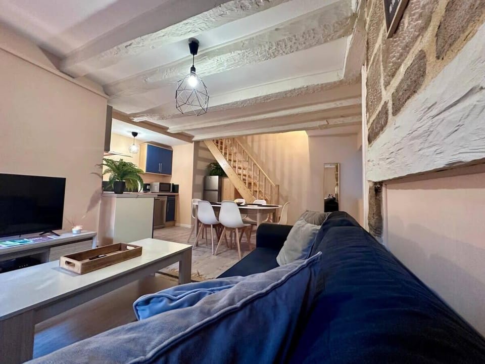 TV and multimedia, Living room, Dining area