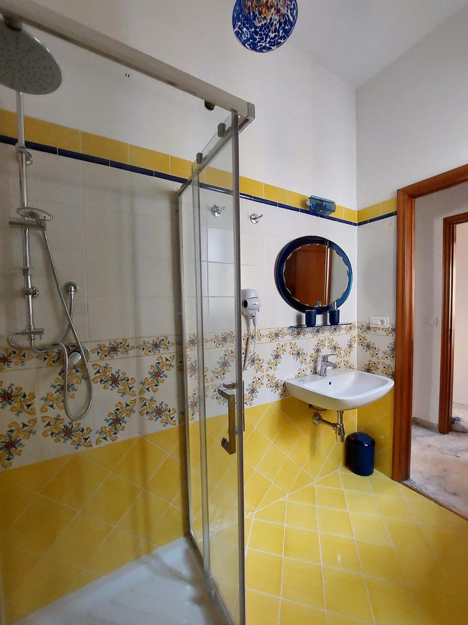 Shower, Bathroom, hair dryier, towels