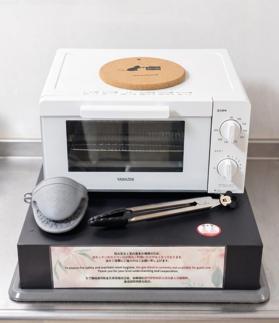 oven, toaster, toaster
